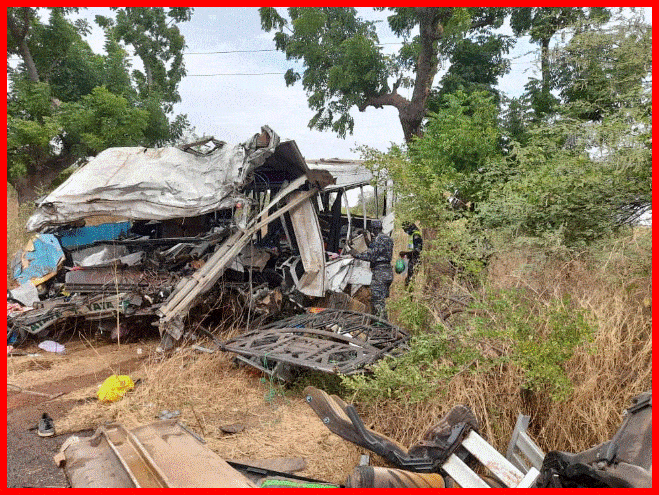 PHOTOS-VOICI LES PREMIÈRES IMAGES DE L’ACCIDENT MEURTRIER DE KAFFRINE