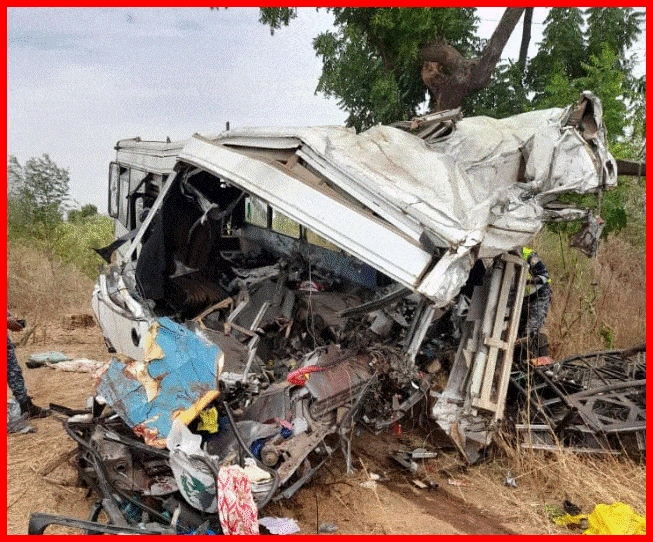 PHOTOS-VOICI LES PREMIÈRES IMAGES DE L’ACCIDENT MEURTRIER DE KAFFRINE