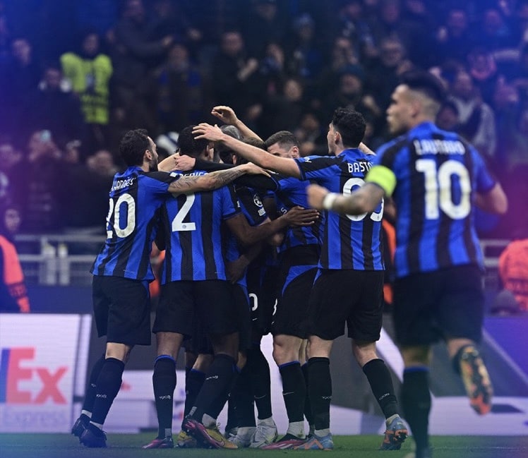 Ligue des champions : L'Inter prend une petite option sur les quarts .