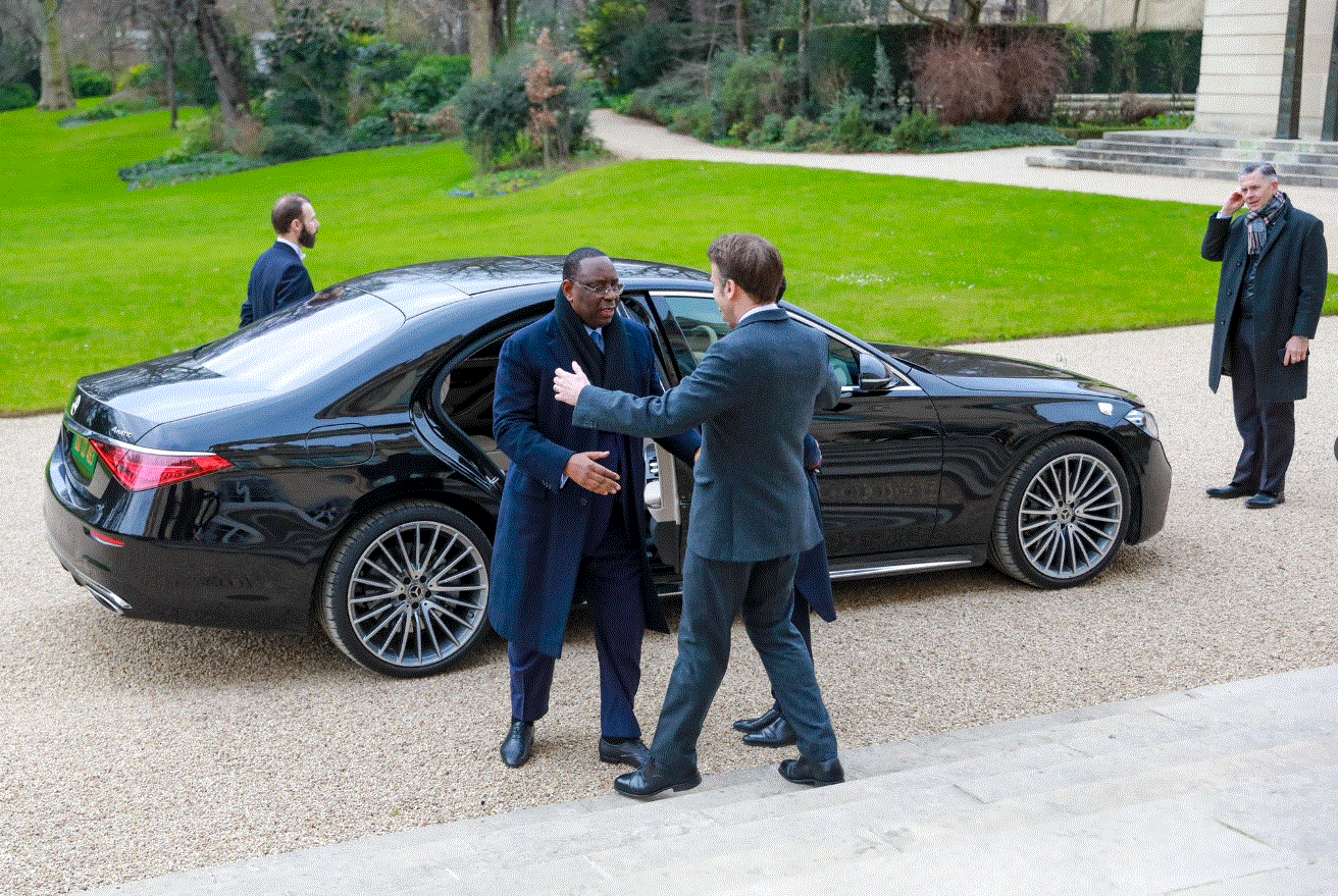 Paris : Emmanuel Macron reçoit son homologue Sénégalais Macky Sall (Photos)