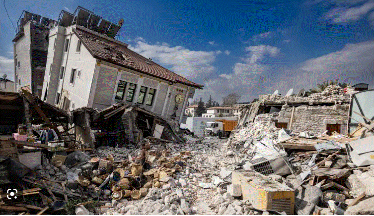 Turquie : Des immeubles s'effondrent après une nouvelle réplique du séisme