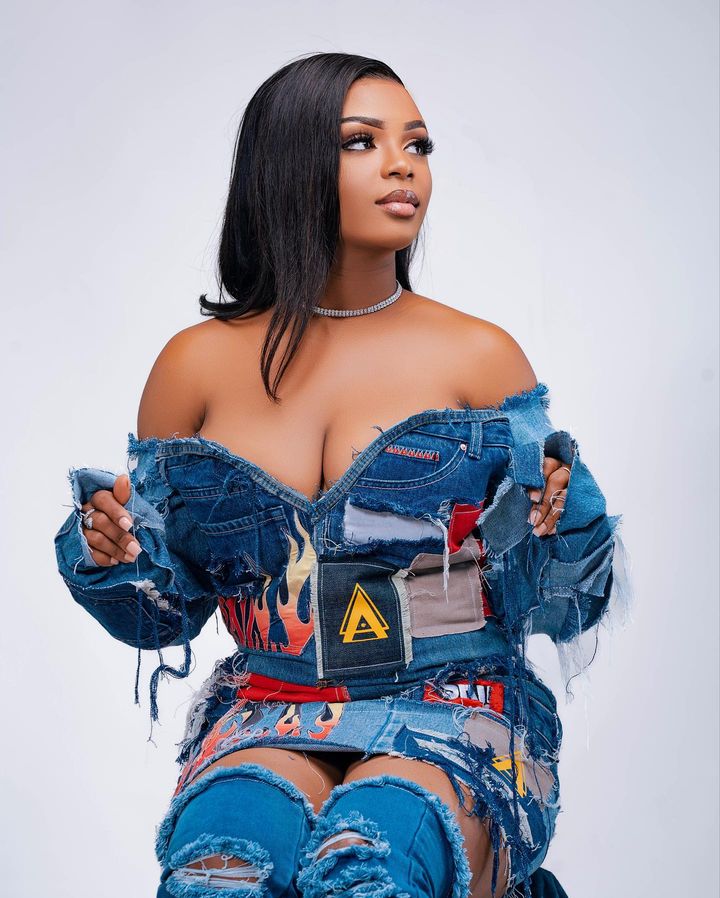 Anniversaire - Dieyna Baldé envoûte la toile avec des clichés torrides (Photos)