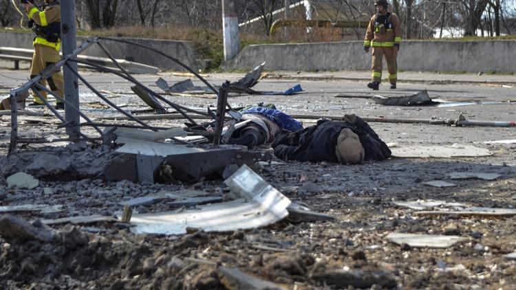 Ukraine: Au moins trois morts et deux blessés dans une frappe russe à Kherson