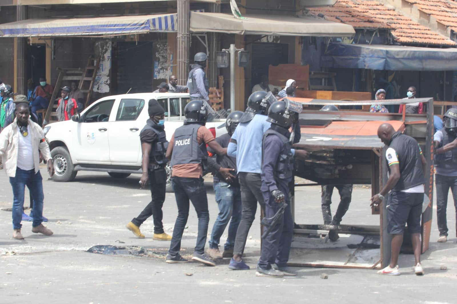 (100 Photos): Retour en images sur les temps forts d'une chaude journée