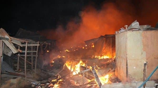 Kéréwane : Un bébé meurt dans un incendie, plusieurs cases parties en fumée