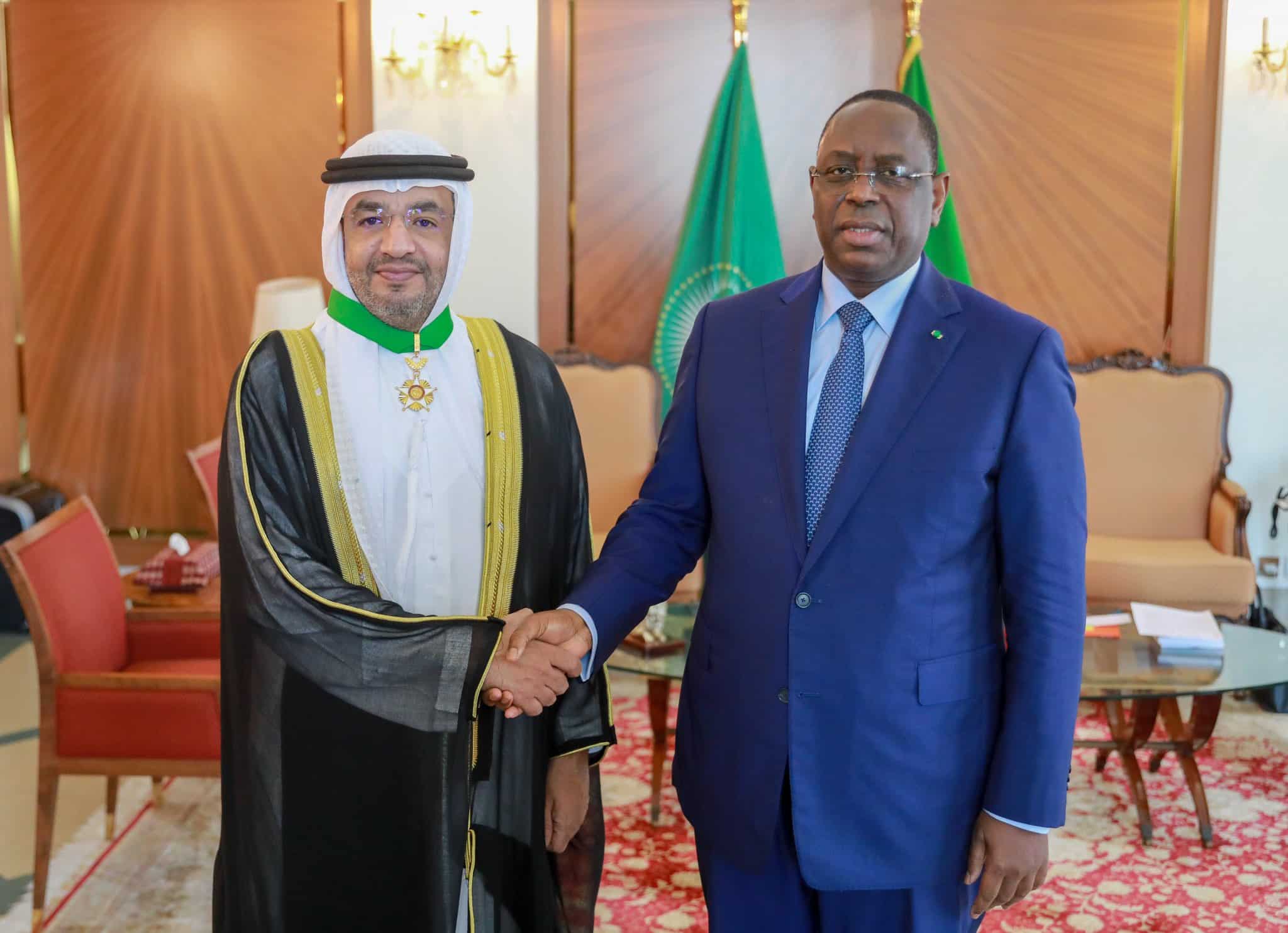 Palais : Le sultan Ali Al Harbi promu Commandeur de l'Ordre du Lion (Photos)