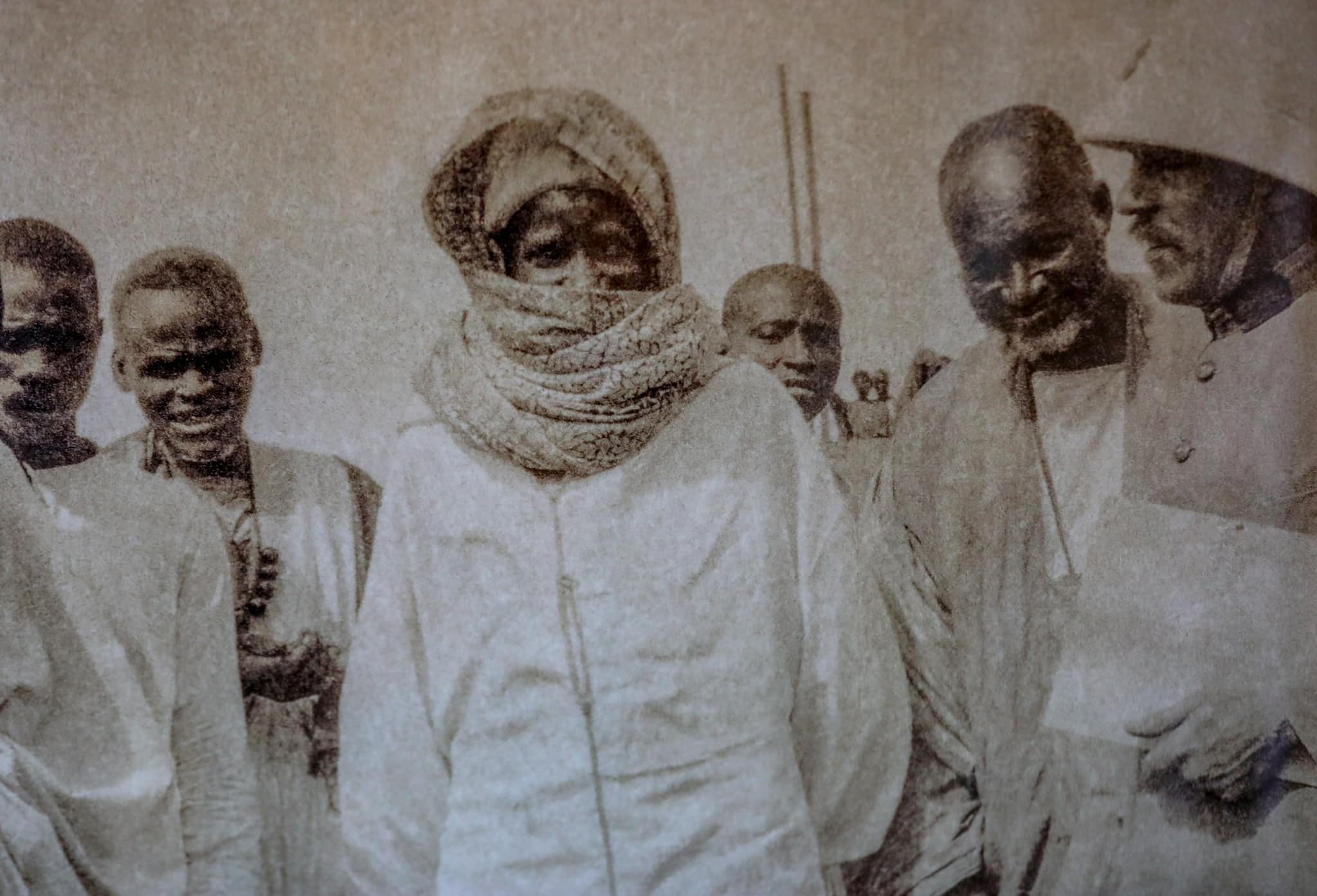 (Photos) Le collectif pour l'acquisition des photos authentiques de Serigne Touba reçu au palais par Macky SALL