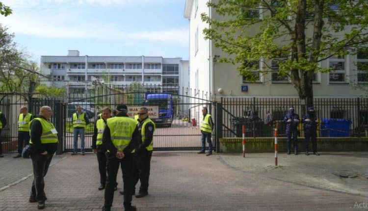 La Pologne saisit un lycée russe de Varsovie, la Russie annonce une riposte