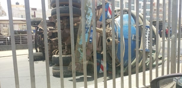 VDN : Un camion-citerne se renverse à hauteur de la gendarmerie de la Foire 