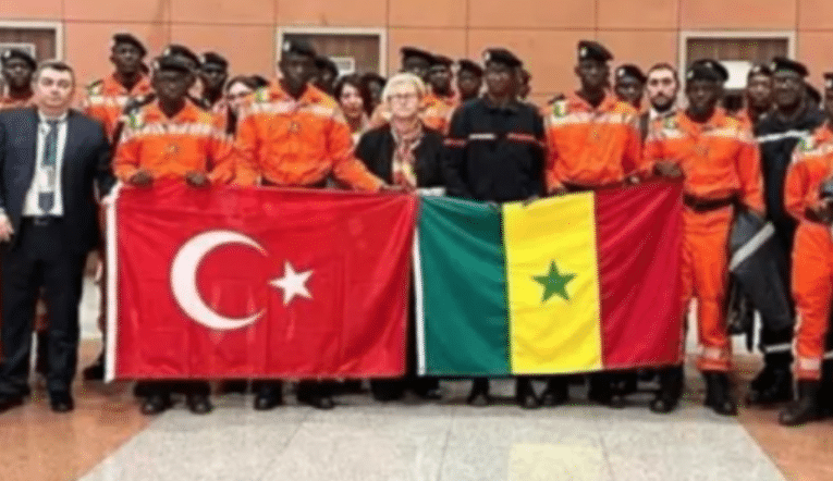Turquie : Erdogan récompense l’équipe des sapeurs pompiers sénégalais 