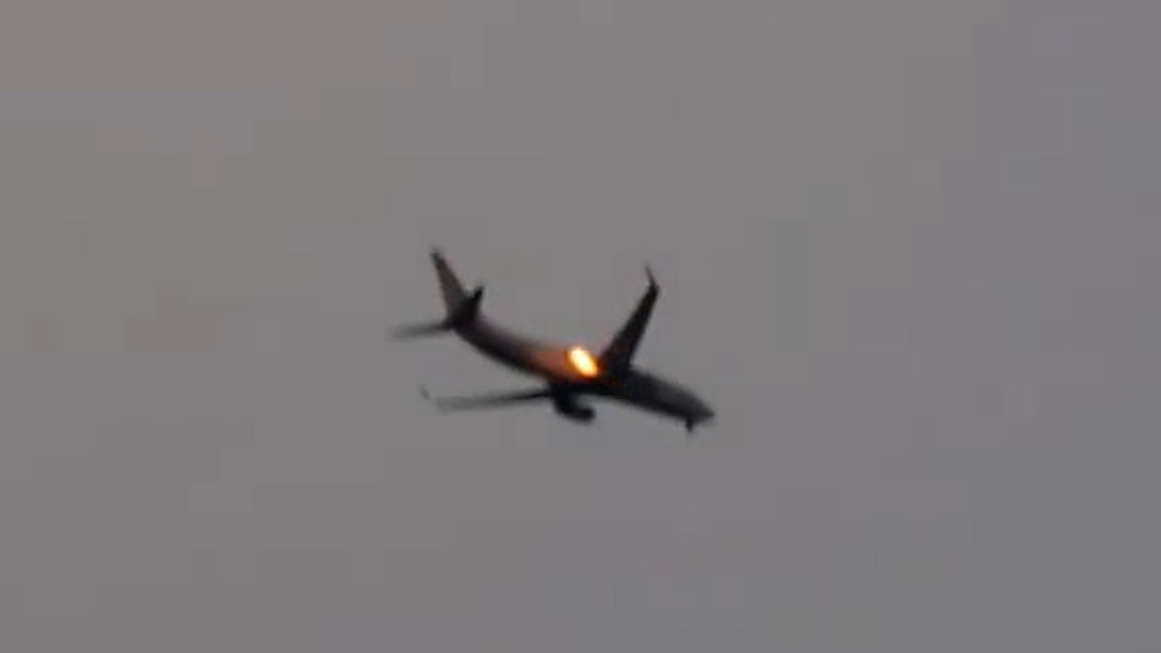 Etats-Unis : Un avion d’American Airlines prend feu après avoir été touché par un oiseau (Vidéo)