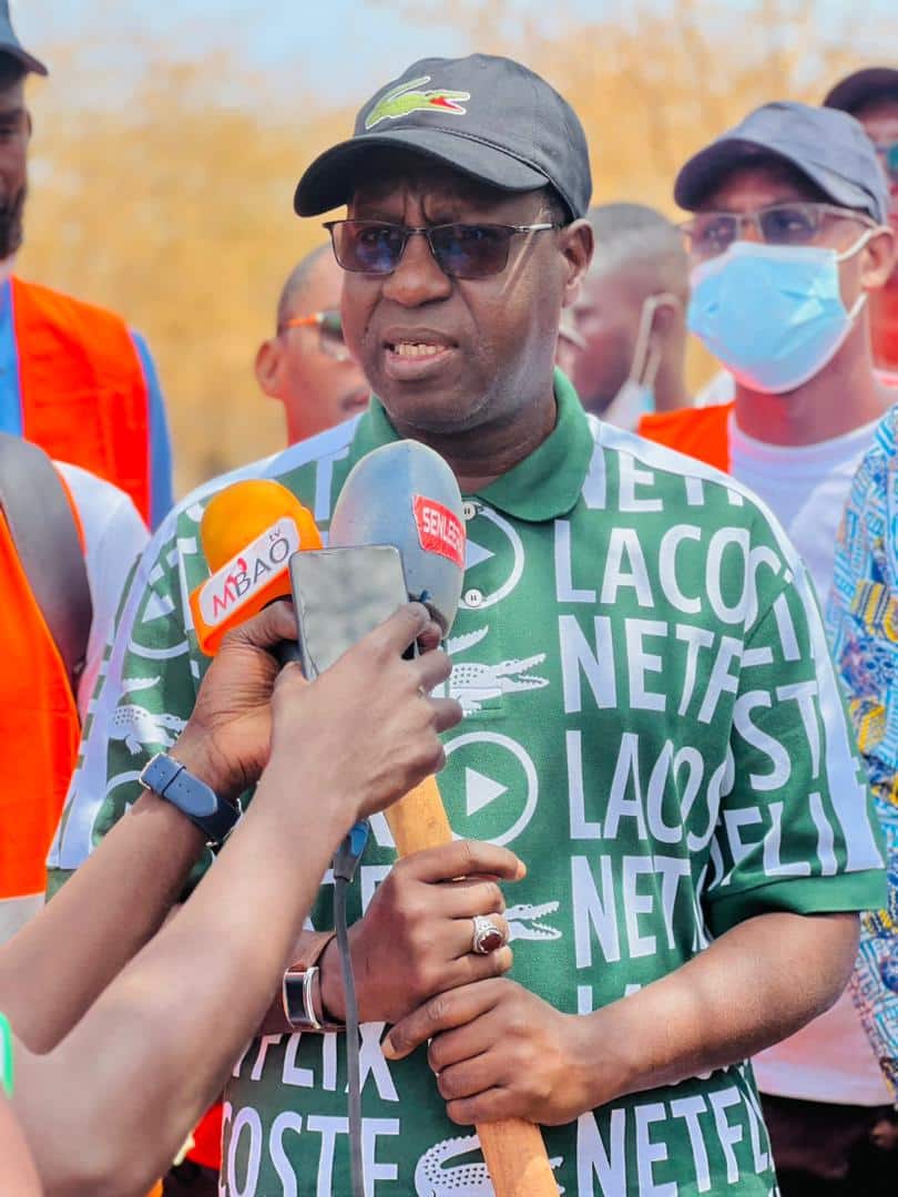 (Photos) Cleaning Saison 02: Abdou Karim Sall prépare le terrain pour les jeunes marcheurs en direction de Popenguine.