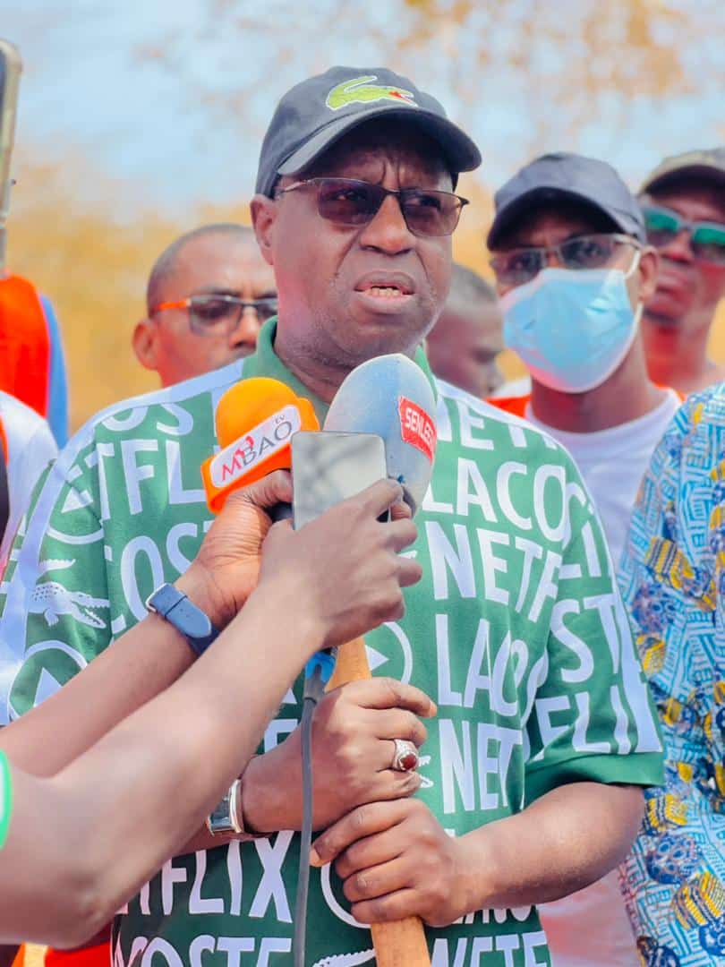(Photos) Cleaning Saison 02: Abdou Karim Sall prépare le terrain pour les jeunes marcheurs en direction de Popenguine.