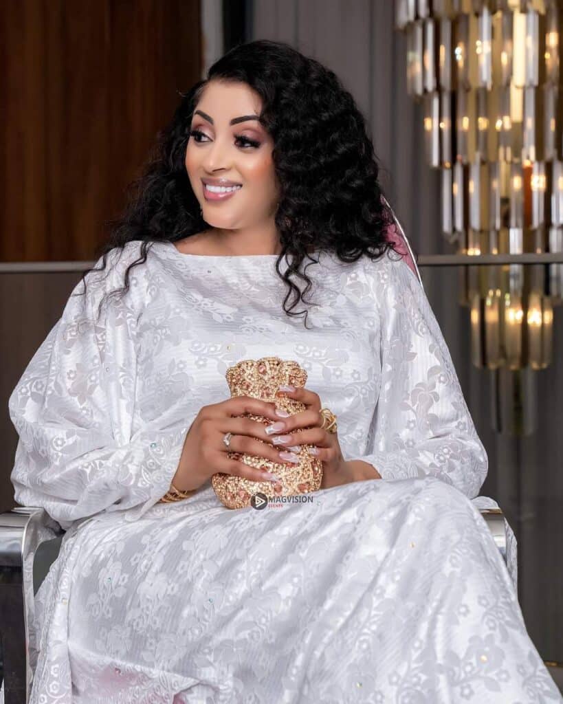 Photos : Sokhna Aïdara étincelante dans une belle tenue
