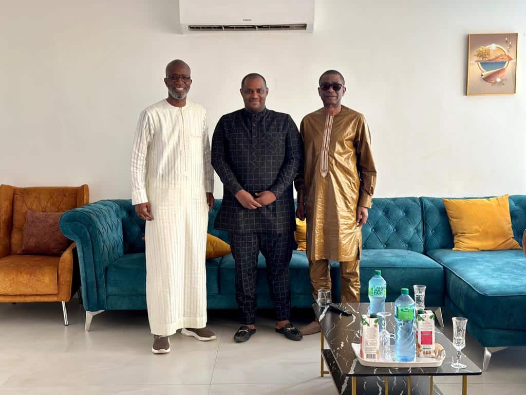 Suspension du signal de WALFTV : Youssou et Bouba NDOUR chez Me Cheikh NIASS