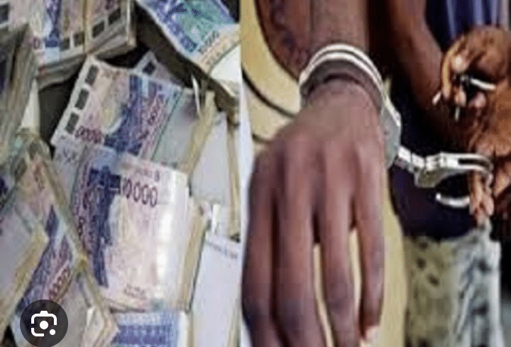 Mbour : Quatre trafiquants dont un gendarme en service tombent avec 300 millions en faux billets
