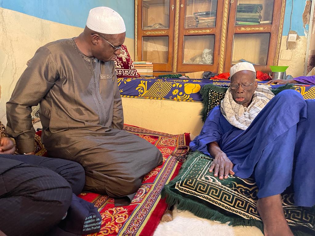 Le Dg de l’ARTP visite le centre de contrôle des fréquences de Matam