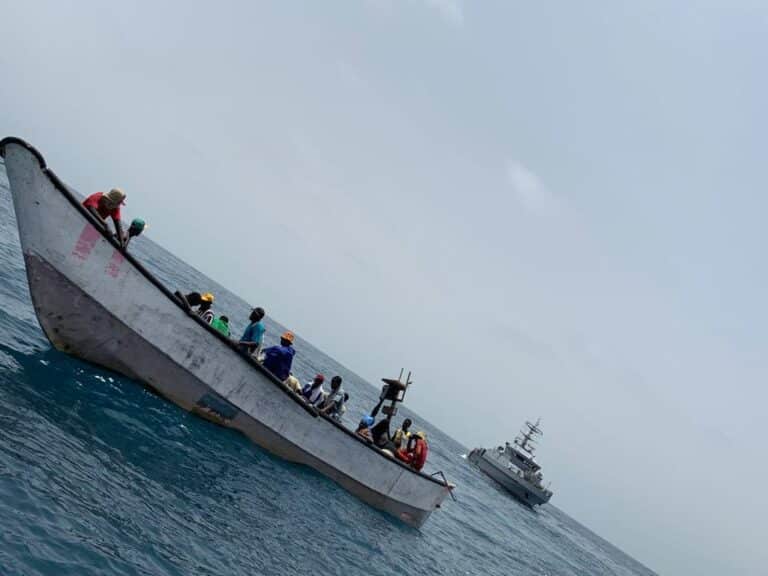 (Photos) Émigration clandestine : 35 candidats interceptés par la Marine nationale