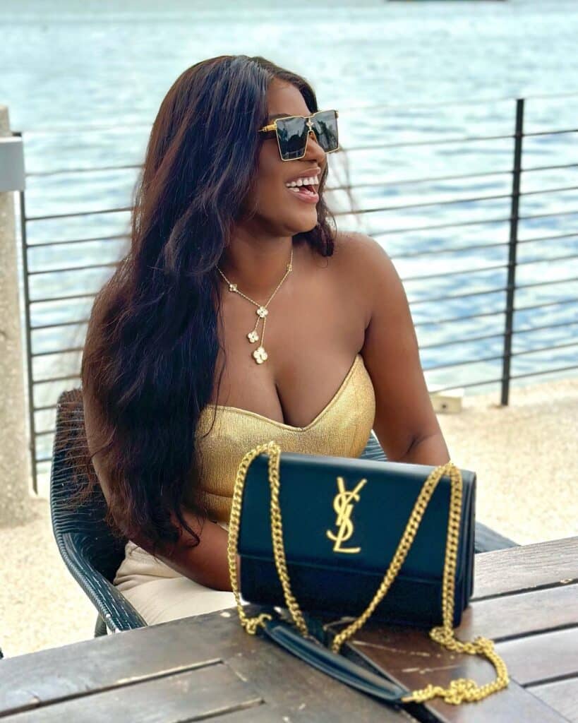 Jean déchiré, sourire ravageur, Mia Guissé charme les mauritaniens (Photos)