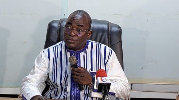 Burkina Faso: le ministre de la fonction publique met en garde les chancelleries "La porte est ouverte..."