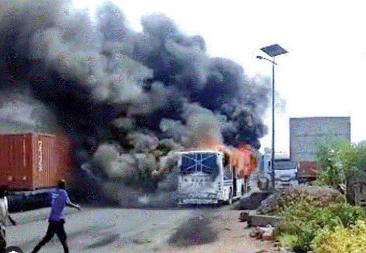 Attaque au cocktail molotov : Au total 7 bus partis en fumée entre Dakar et Thies