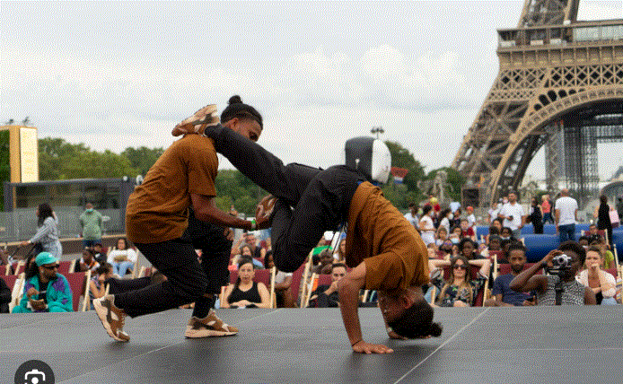 Fusion concept Paris 2023 : 2 danseurs sénégalais prennent la fuite...