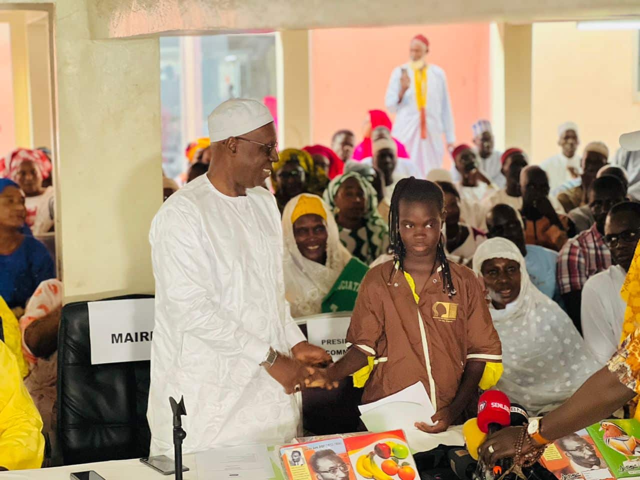 (Photos) Abdou Karim Sall effectue sa traditionnelle cérémonie de remise de fournitures scolaires aux écoles