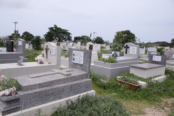 La Toussaint 2023: Moment de Recueillement au cimetière Saint-Lazare de Béthanie