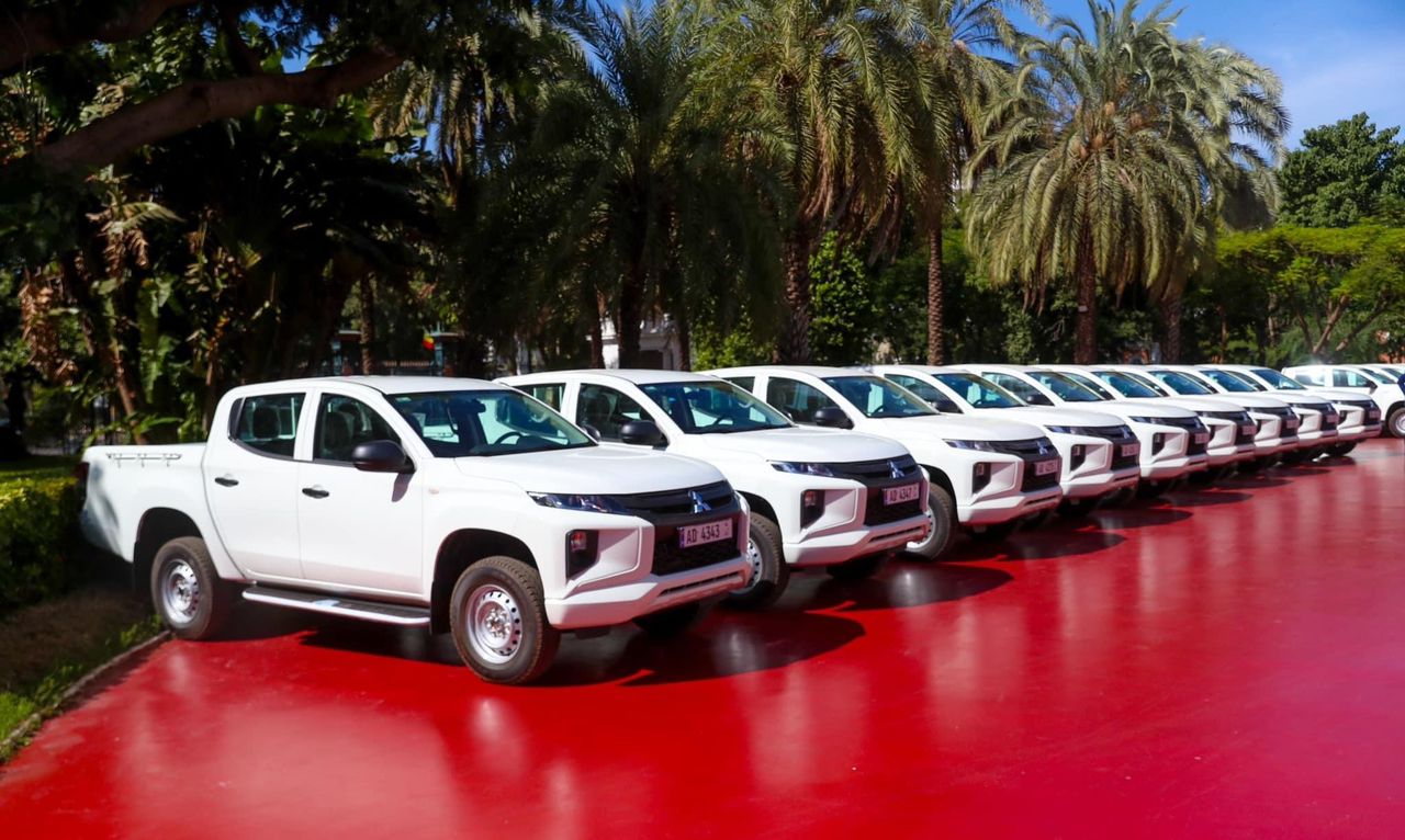 (Photos) Le président Macky Sall a remis un lot de 100 voitures à Abdou Karim Fofana