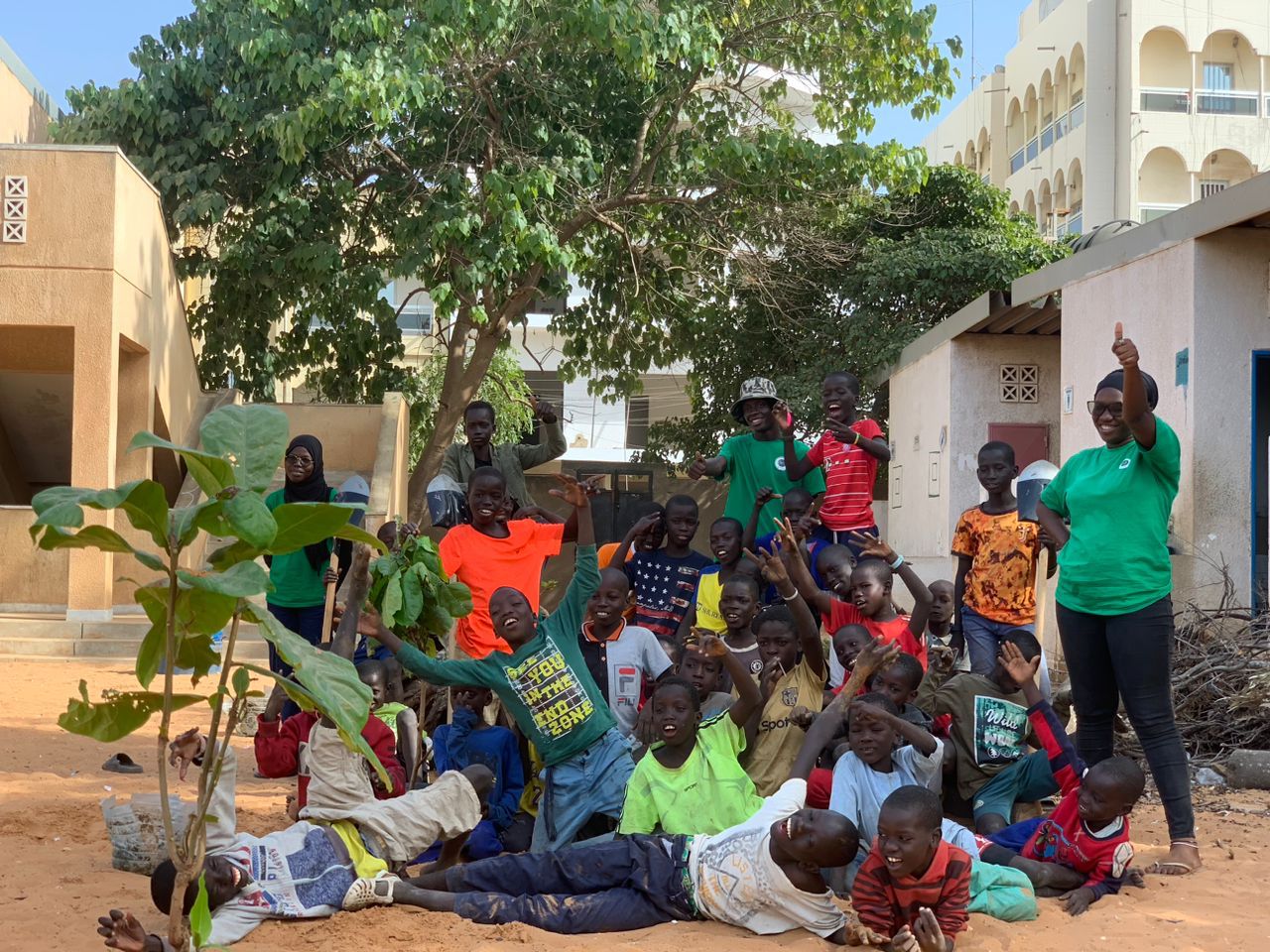 (Photos) Un Pas Vers l'Autonomisation : Remise des Diplômes pour la Promotion Inaugurale du Programme d'Éducation à l'Hygiène et au Civisme dans les Daraas de Dakar
