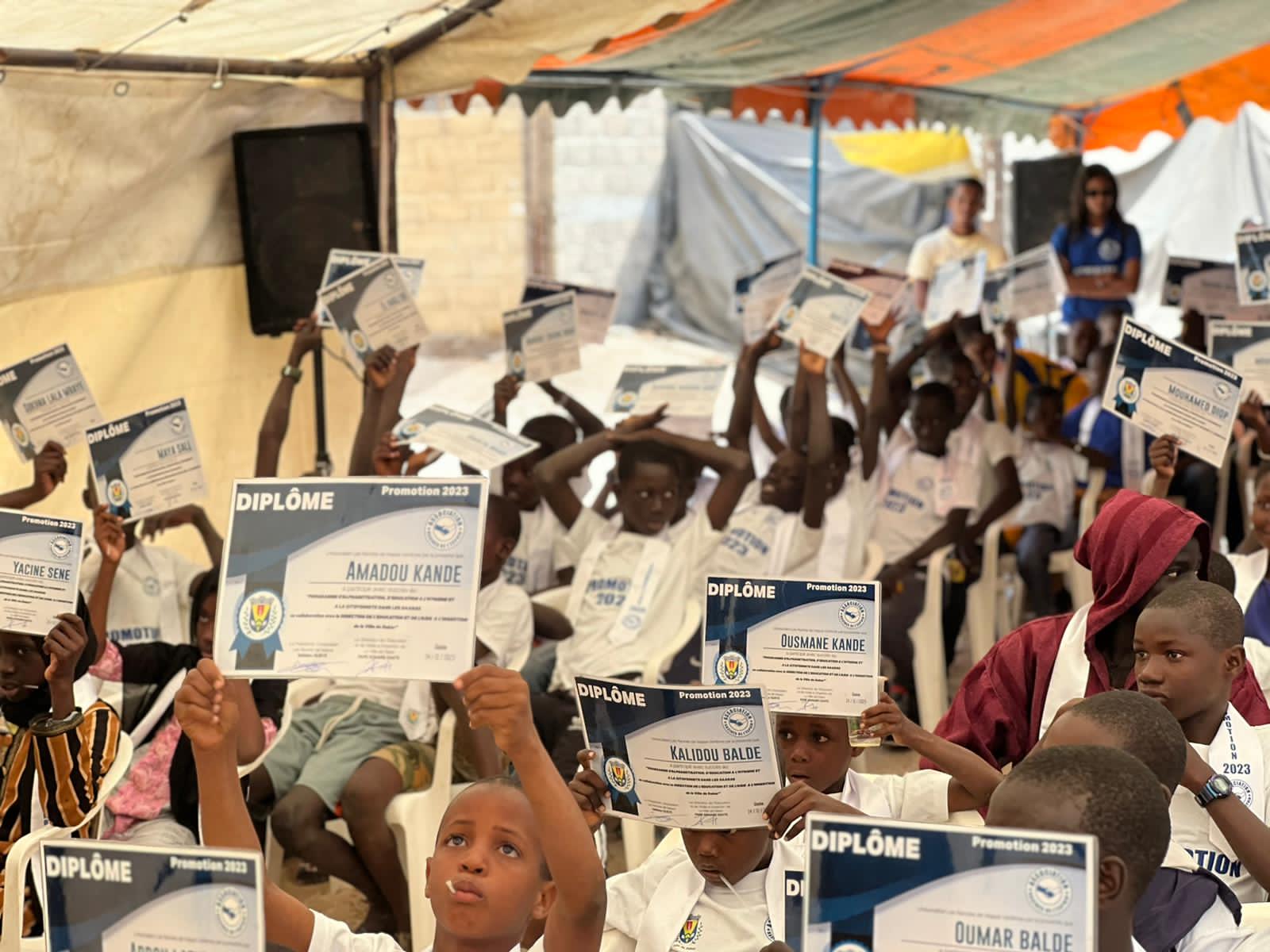 (Photos) Un Pas Vers l'Autonomisation : Remise des Diplômes pour la Promotion Inaugurale du Programme d'Éducation à l'Hygiène et au Civisme dans les Daraas de Dakar