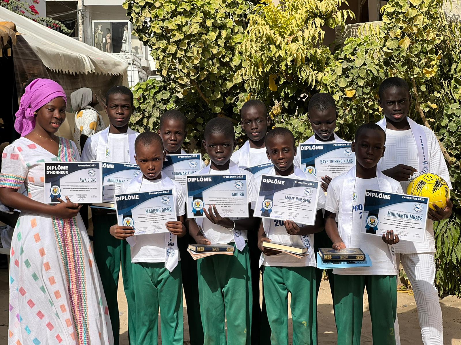(Photos) Un Pas Vers l'Autonomisation : Remise des Diplômes pour la Promotion Inaugurale du Programme d'Éducation à l'Hygiène et au Civisme dans les Daraas de Dakar
