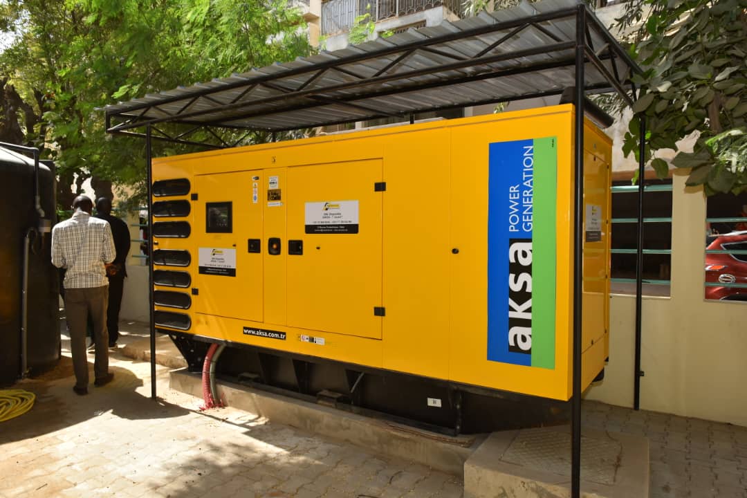 Le Maire de Dakar Inaugure le Centre Municipal d'Hémodialyse de Liberté 6 en l'Honneur de Khalifa Ababacar Sall**