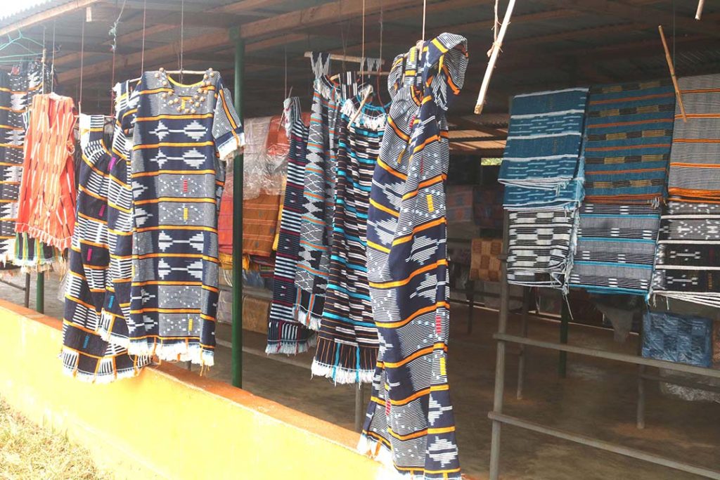 "Ayoka-CAN": à la découverte de Bomizambo, village mythique du pagne tissé Baoulé