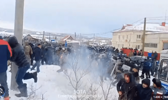 Russie: Rares heurts entre police et manifestants après la condamnation d'un opposant