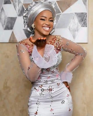 Mariage: l'épouse de Sadio Mané rayonnante le soir de ses noces