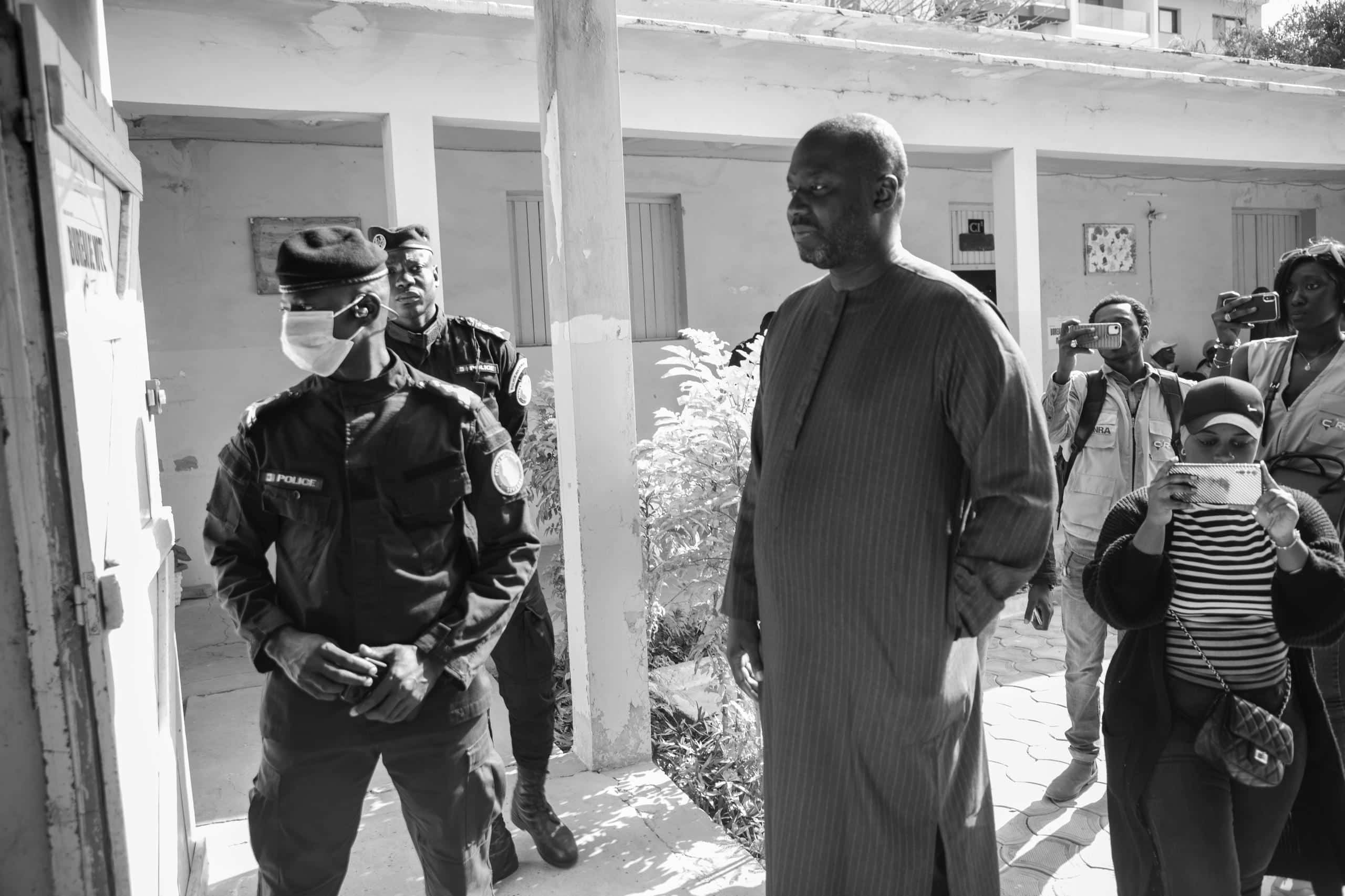 Point E : Le ministre Abdou Karim Fofana s'est acquitté de son devoir civique 