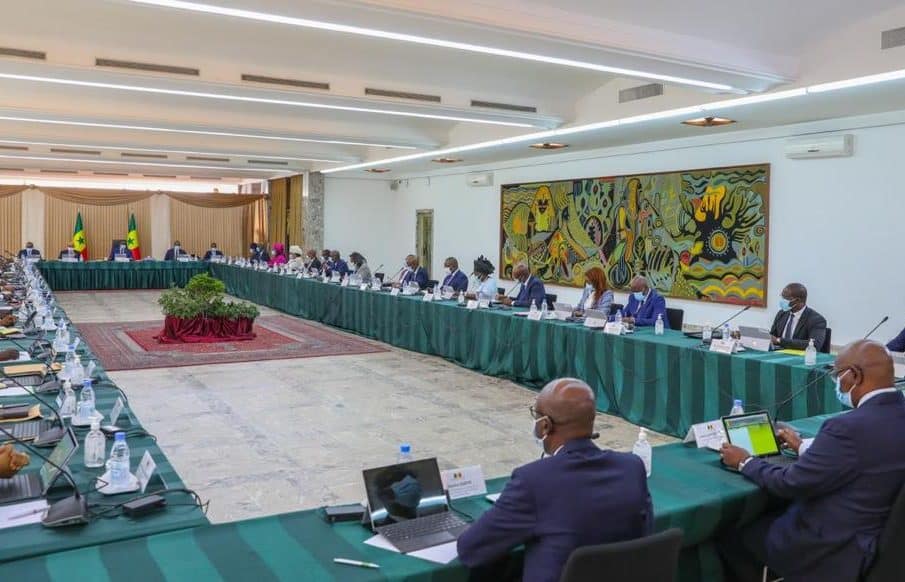 Passation de service : le Président Macky Sall demande aux ministres de préparer leurs dossiers