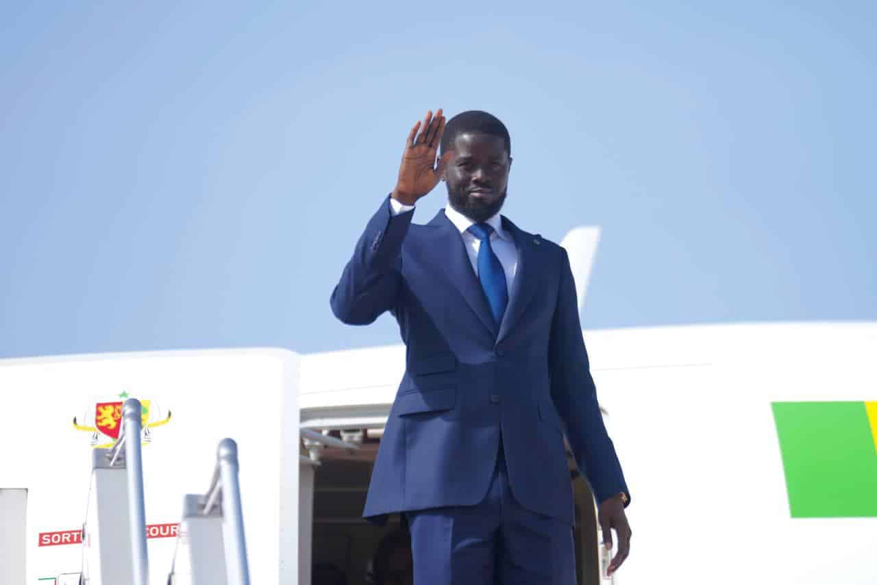 Deuxième visite officielle à l'étranger : Le président Diomaye s'envole pour la Gambie
