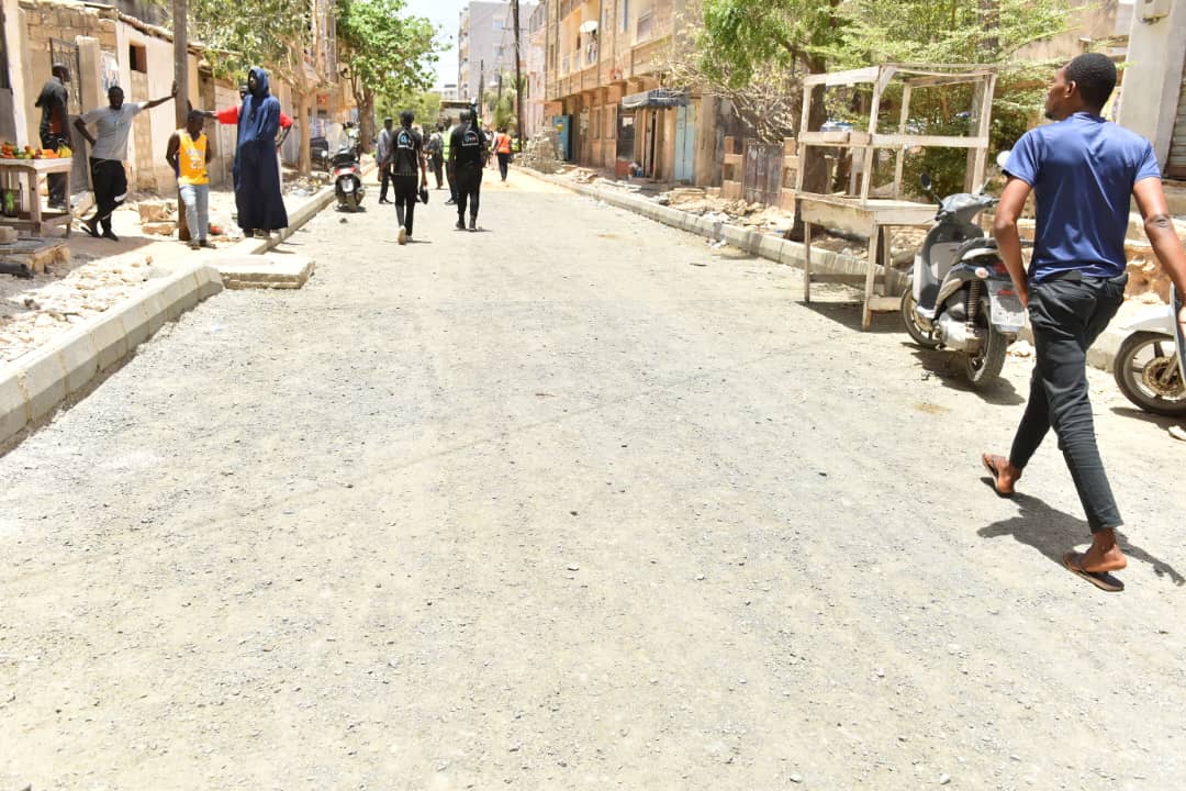 Barthelemy Dias visite le chantier de réhabilitation de la voirie urbaine de Dakar