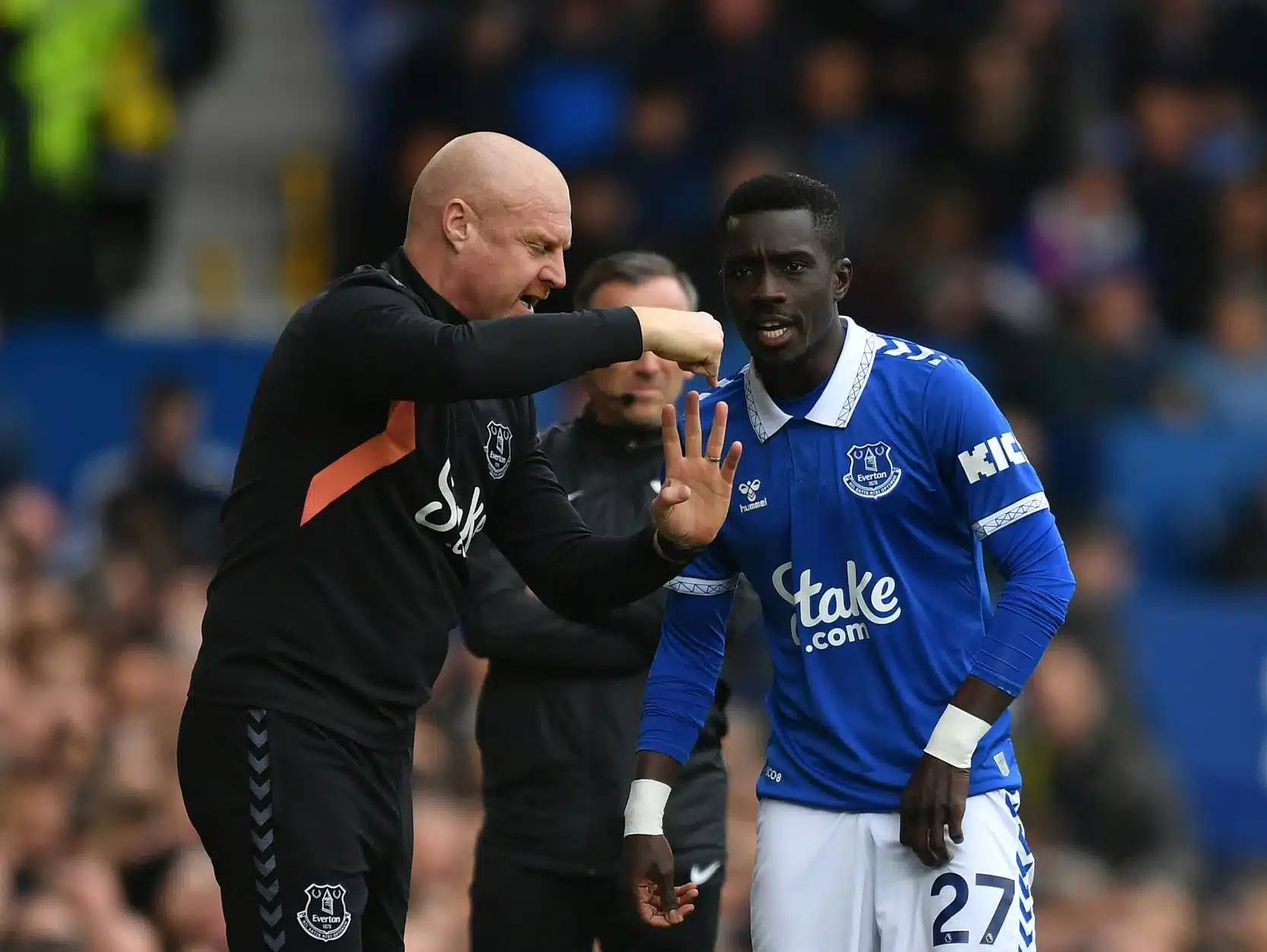 Everton: Sean Dyche Salue les Performances Exceptionnelles de Gana Guèye