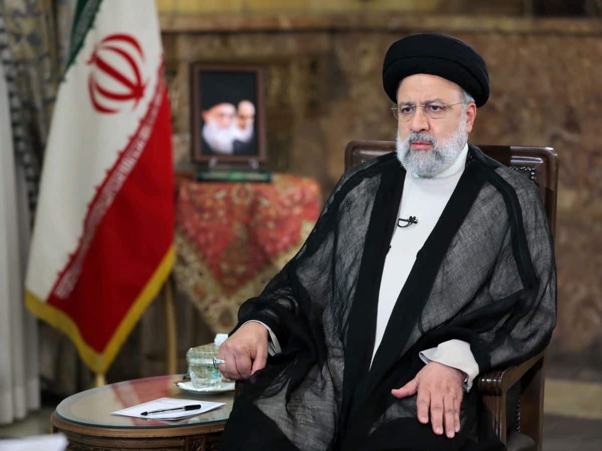 Cr@sh d’hélicoptère en Iran : l'ayatollah Khamenei appelle les Iraniens à ne «pas s'inquiéter» pour le président Raïssi
