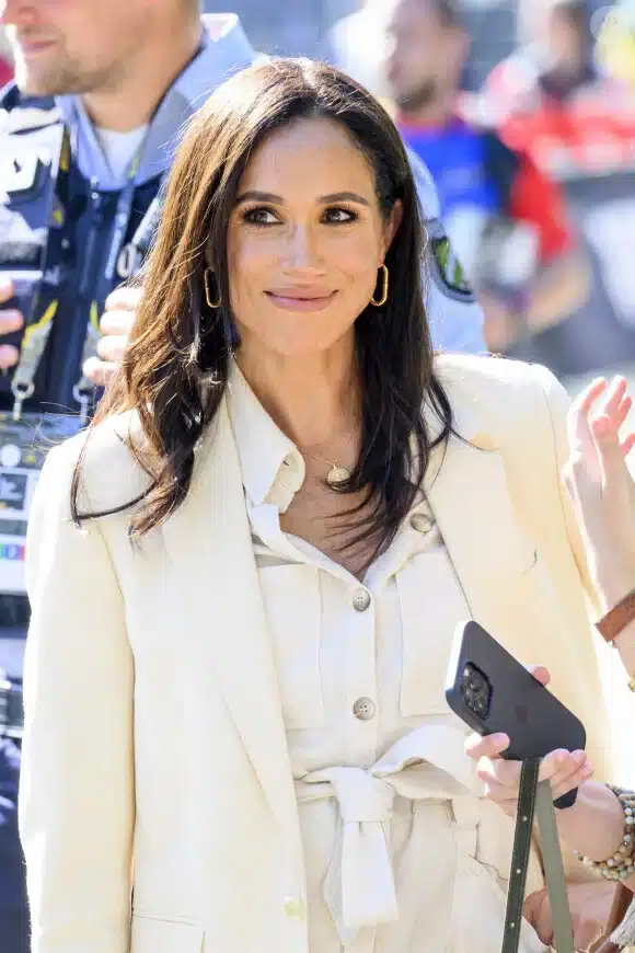 Nigeria:Meghan Markle et le Prince Harry éblouissent durant leur séjour arborant des bijoux hors de prix