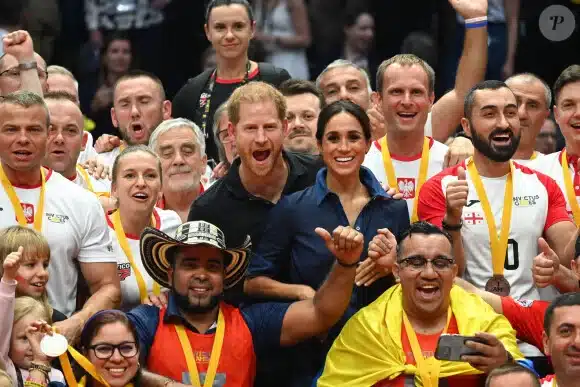 Nigeria:Meghan Markle et le Prince Harry éblouissent durant leur séjour arborant des bijoux hors de prix