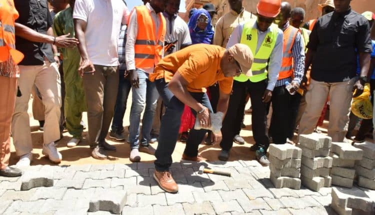 Vidéo-Ville de Dakar : Le maire Barthélémy Dias visite les chantiers de la voirie à Ouakam