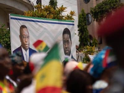 Visite de Travail : Le Président Bassirou Diomaye Faye chaleureusement accueilli à Freetown (Sierra Leone)