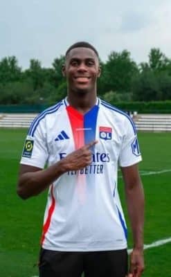 Officiel : Moussa Niakhaté s'engage avec l'Olympique Lyonnais jusqu'en 2028 (photos)