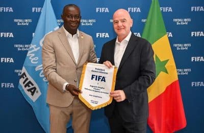 Paris : Augustin Senghor reçu par le président de la FIFA, Gianni Infantino