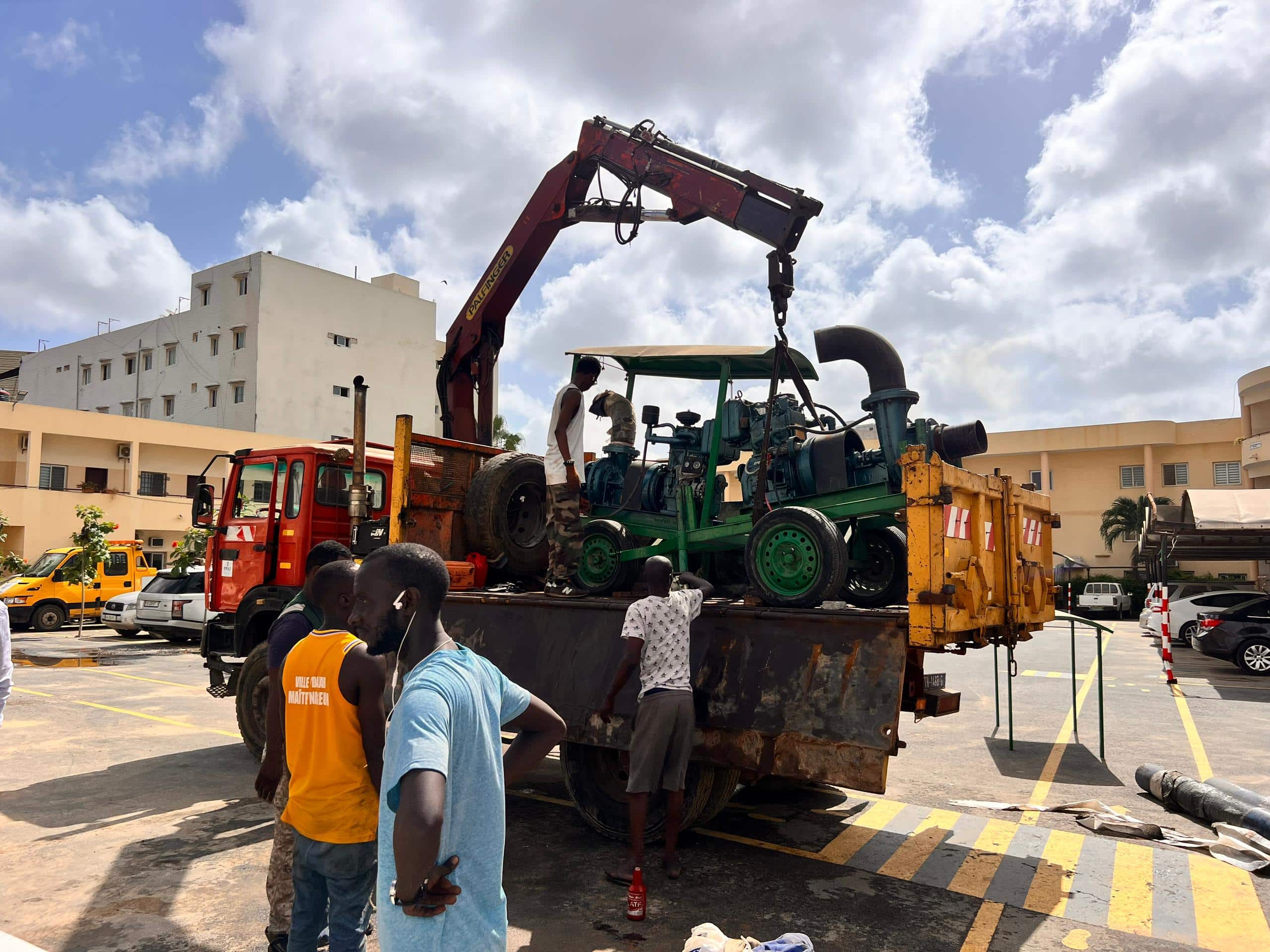 Le Maire de Dakar Barthélémy Dias au secours des populations de Touba touchées par les inondations