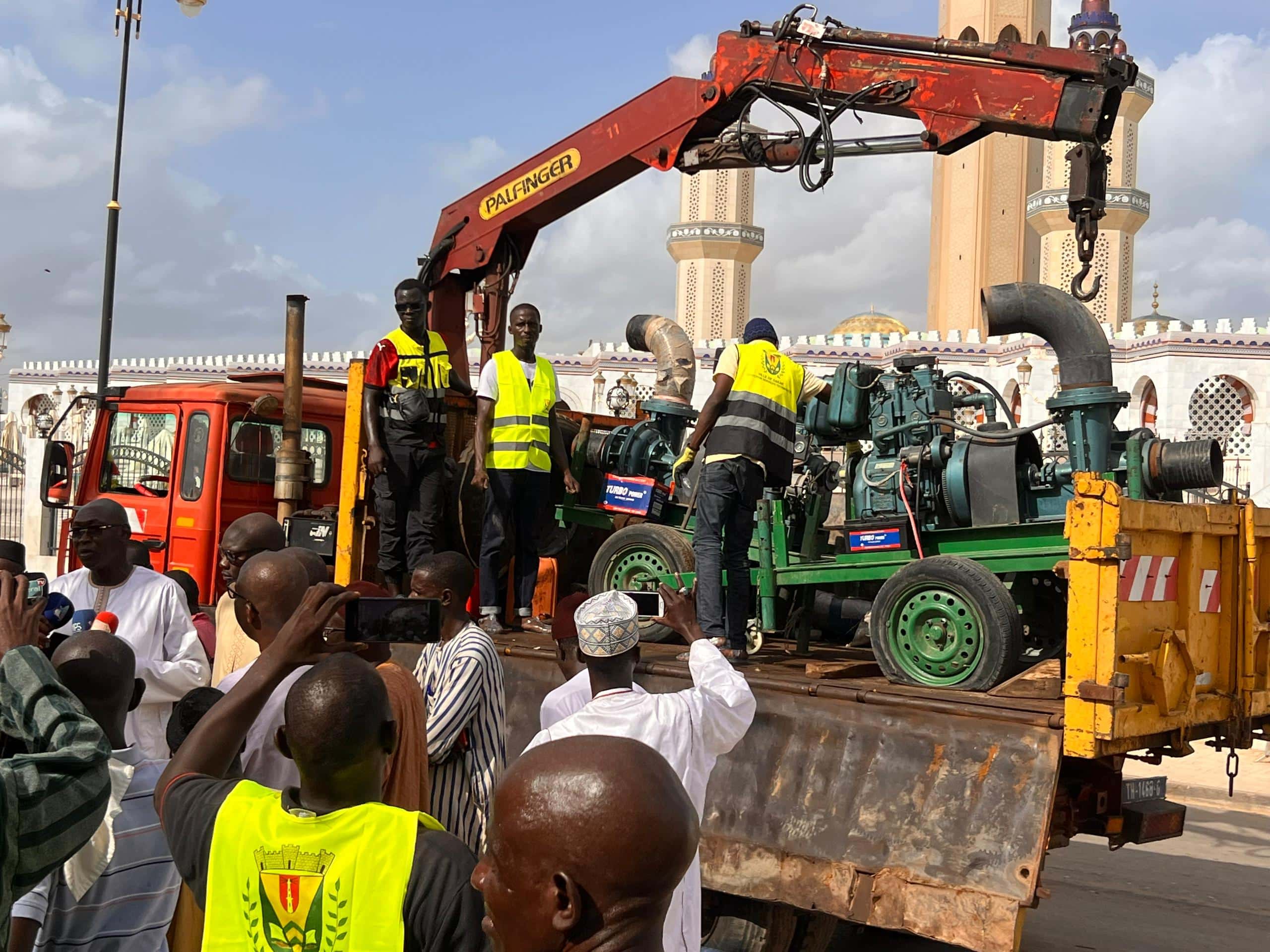 Le Maire de Dakar Barthélémy Dias au secours des populations de Touba touchées par les inondations